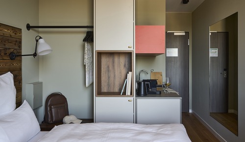 Studio Plus