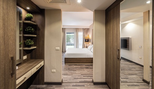 Luxury Suite, 1 Bedroom, Pool View