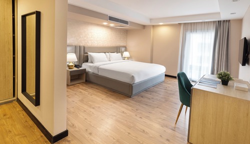 Luxury Suite, 2 Bedrooms, Pool View