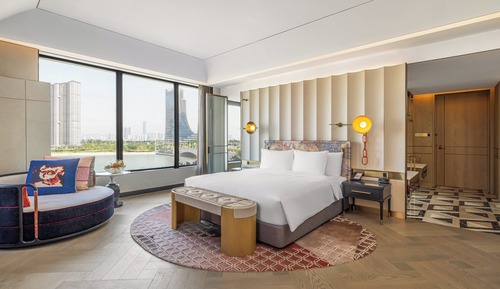 Premium Room, 1 King Bed, Lake View