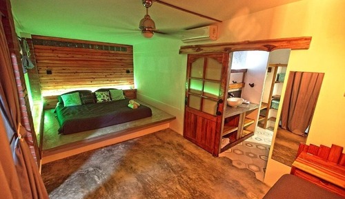 Romantic Quadruple Room, Pool View