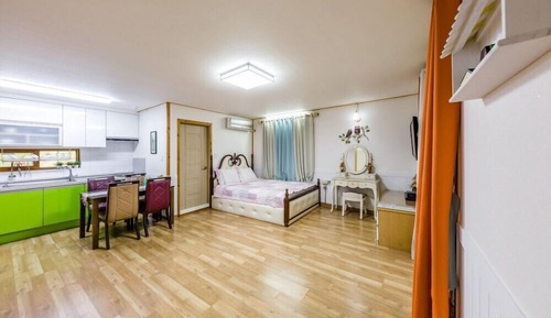 Room (Nana)