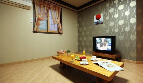 Room (RICH)
