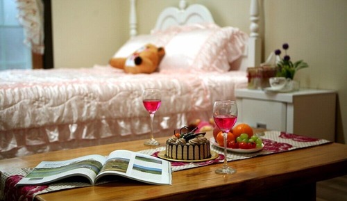 Room (SEASON)