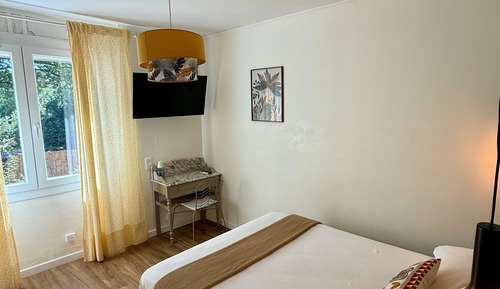 Economy Room