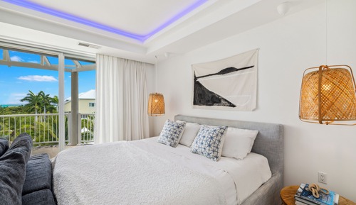 Luxury Penthouse, 2 Bedrooms, Balcony, Ocean View