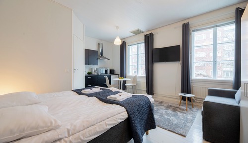 Family Room, Private Bathroom