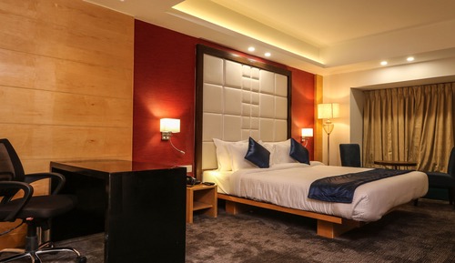 Executive Room, Pool Access
