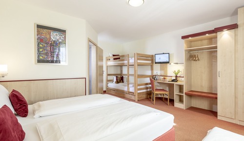 Five-bedded Room