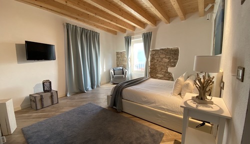 Classic Double Room (El Lac)