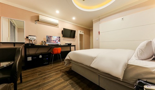 Basic Room (Couple PC Room)