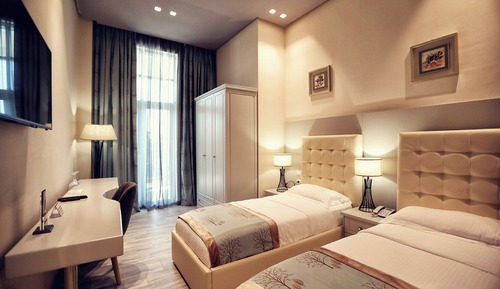 Room, Connecting Rooms