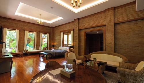 Chayana Jacuzzi Suite
