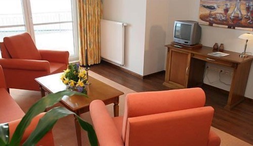 Apartment, Partial Sea View