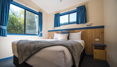 Superior 2 Bedroom Cabin - Sleeps 4