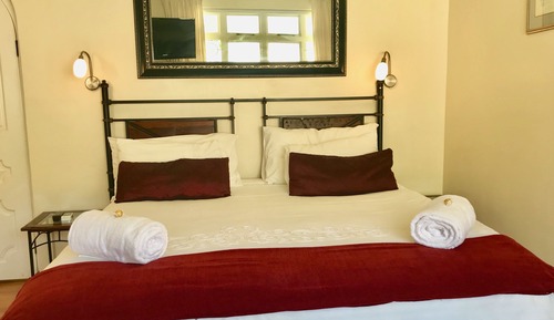 Luxury Room (with Bath and Shower)
