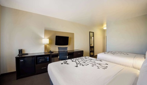 Standard Room, 2 Queen Beds, Non Smoking