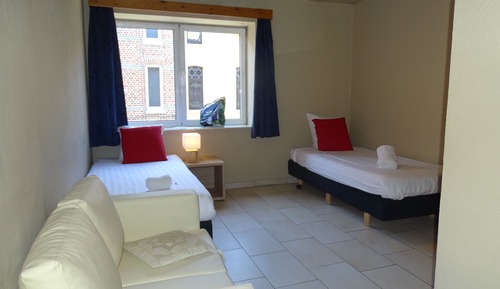Basic Studio, 2 Twin Beds