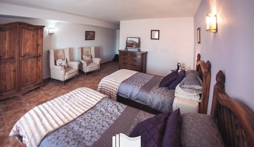 Twin Room, Mountain View
