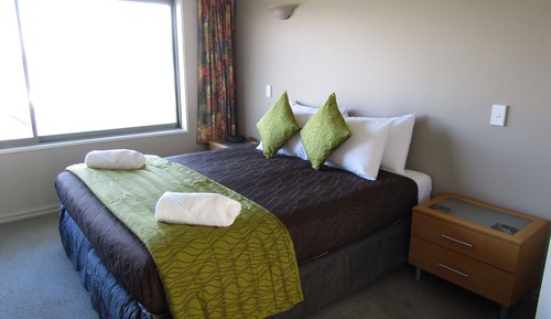 Apartment, 2 Bedrooms, 1 Bathroom, Lake View