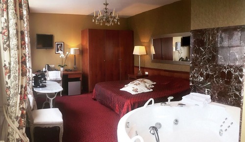 Studio Suite (with jacuzzi)