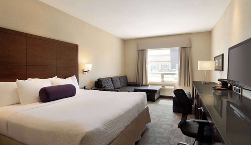 Upgraded, Room, 1 King Bed