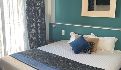 Executive Suite, Sea View