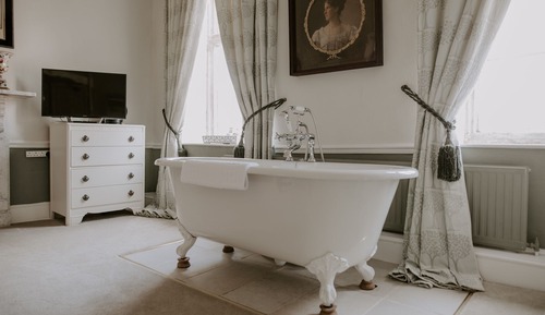Superior Double Room, Ensuite (Lady's Room)