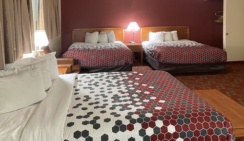 Room, Multiple Beds