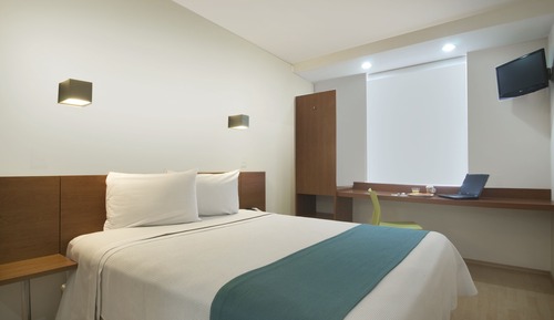 Standard Room, 1 Queen Bed