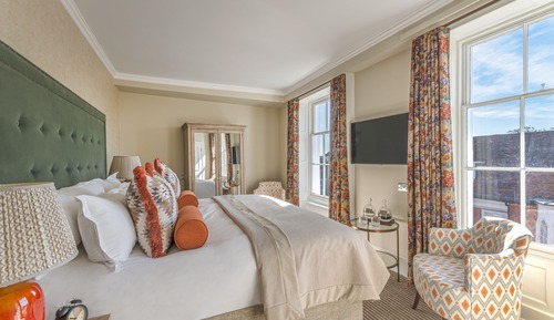 Deluxe Double Room (with Sofa bed)