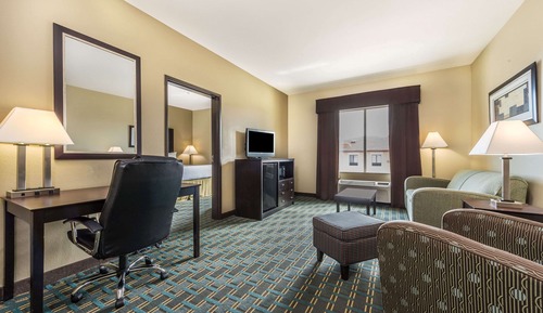 Suite, 1 Bedroom, Non Smoking (1 King Bed)