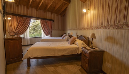 Standard Room, 2 Twin Beds, Lake View