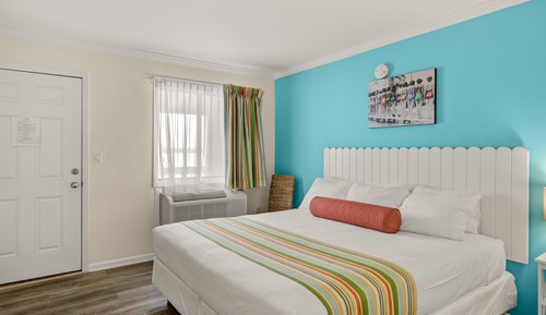 Classic Room, 1 King Bed, Non Smoking