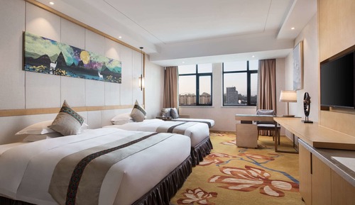 Family Room, Multiple Beds, Smoking