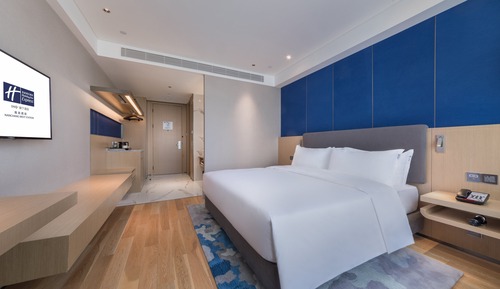 Standard Room, 1 King Bed (High Floor)