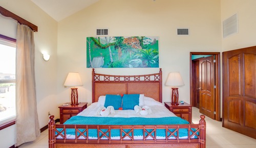 Luxury Penthouse, 3 Bedrooms, Balcony, Beachfront