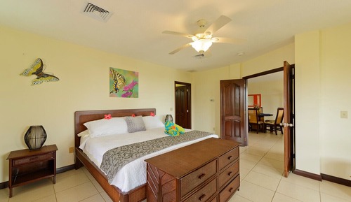 Luxury Villa, 2 Bedrooms, 2 Bathrooms, Beachside