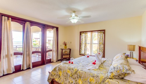 Luxury Villa, 2 Bedrooms, 2 Bathrooms, Beachfront