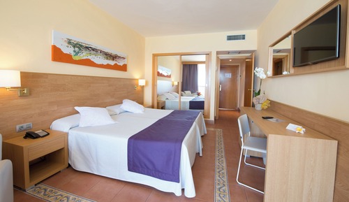 Standard Double Room, Partial Sea View (Esencia - 3 adults)