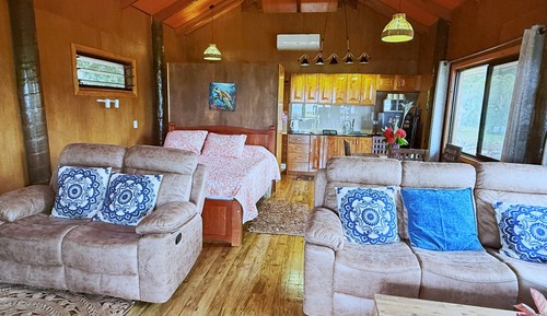 Luxury Studio Suite, 1 King Bed, Kitchen, Beachfront