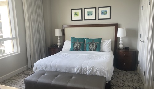 Luxury Condo, 1 Bedroom, Canal View