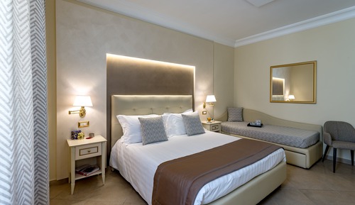 Luxury Double or Twin Room, City View (203)
