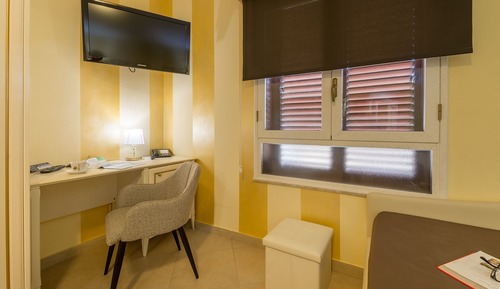 Basic Triple Room, City View (301)