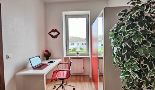 Glamour Red Apartment