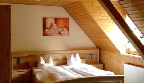 Honeymoon Suite