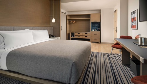 Room, 1 King Bed, Accessible (Mobility & Hearing, Roll-in Shower)