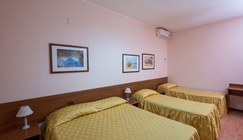 Family Room, 2 Bedrooms (6 Adults)