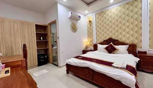 Honeymoon Room