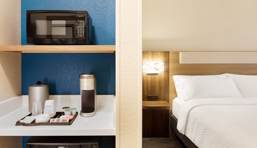 Standard Room, 1 King Bed, Roll-in Shower (Mobility, Roll-In Shower)